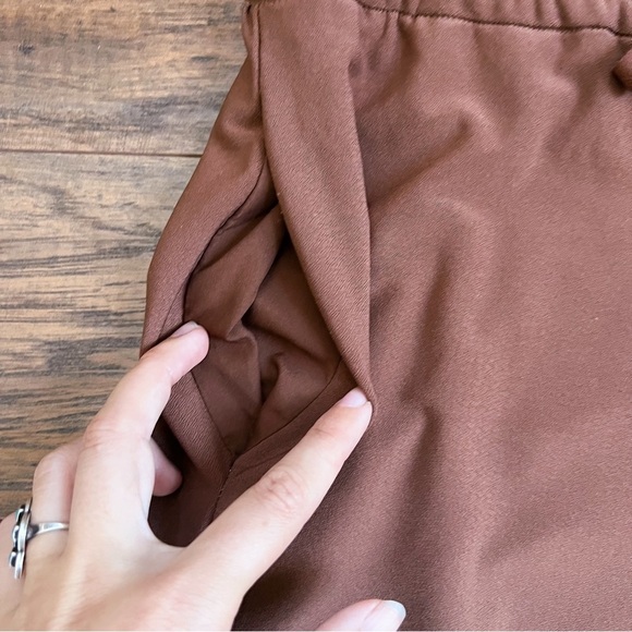 Joie • pull on pants tapered leg brown knit drawstring waist split hem jogger - Picture 7 of 10